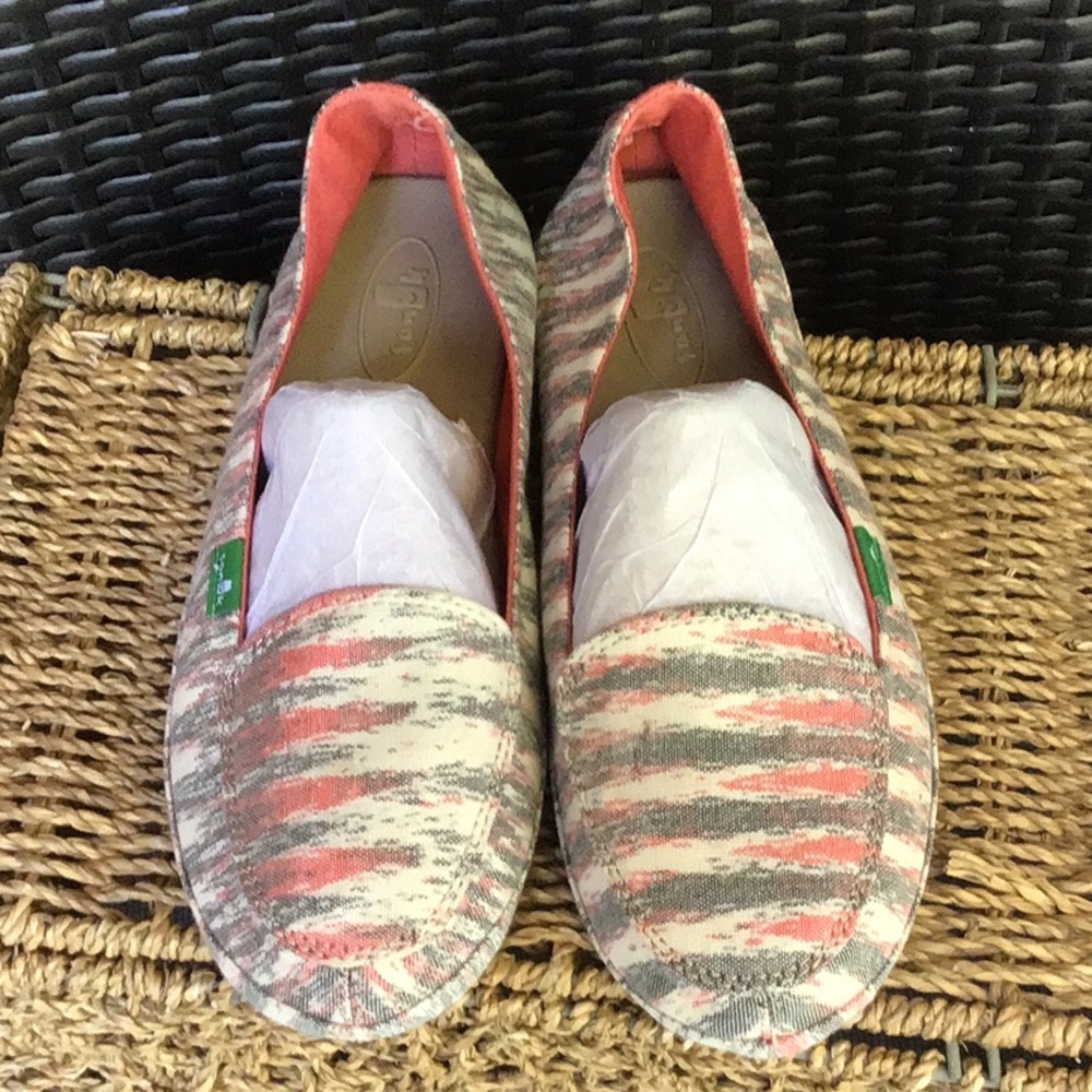 Sanuk Slip On Canvas Flats Sz 7 New